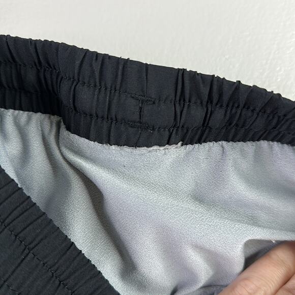 UNDER ARMOUR‎ Black Gray Coral Running Workout Gym Bike Shorts Size Small - Picture 7 of 9